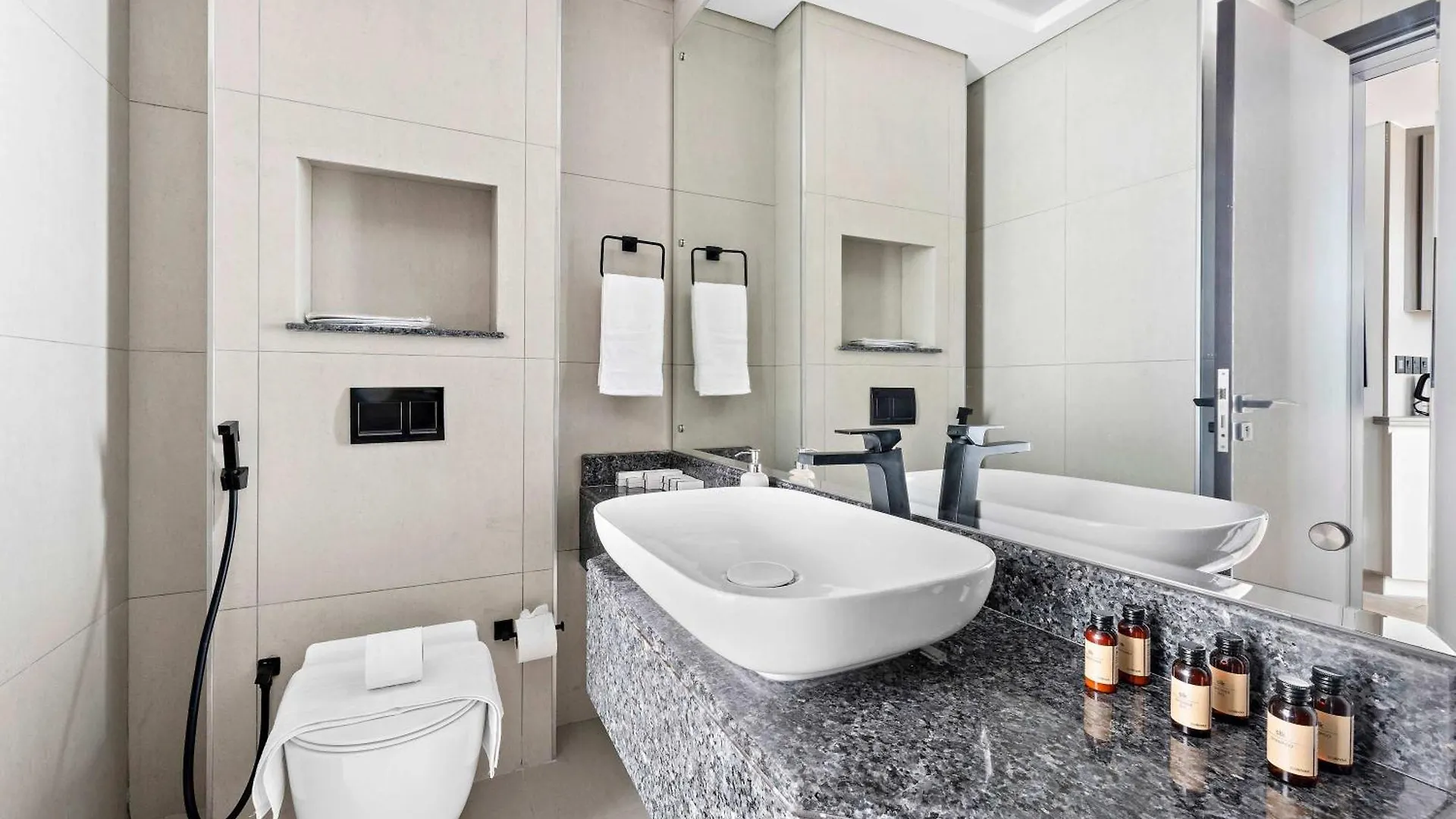 Silkhaus Spacious Studio In Jvc With Modern Furniture Dubai Forenede Arabiske Emirater