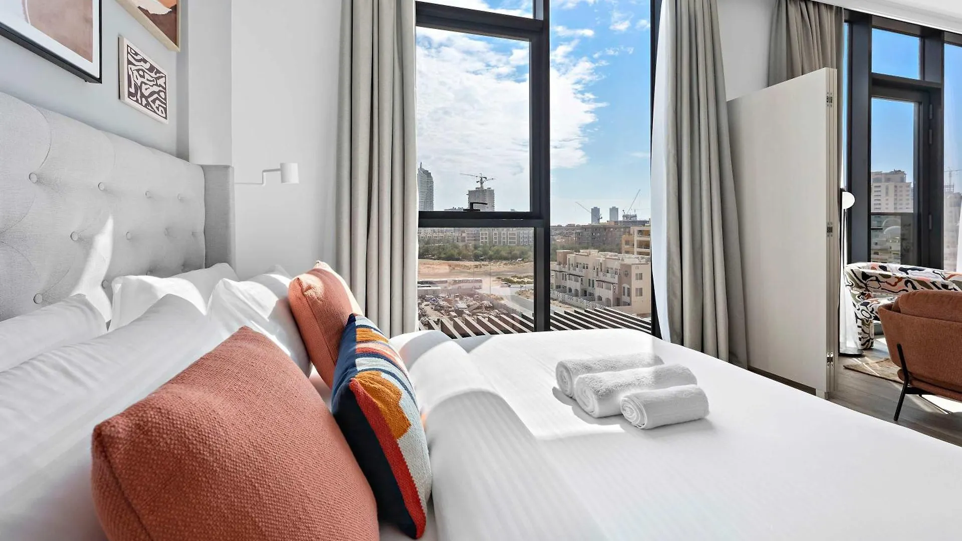 Silkhaus Spacious Studio In Jvc With Modern Furniture Dubai 0*,